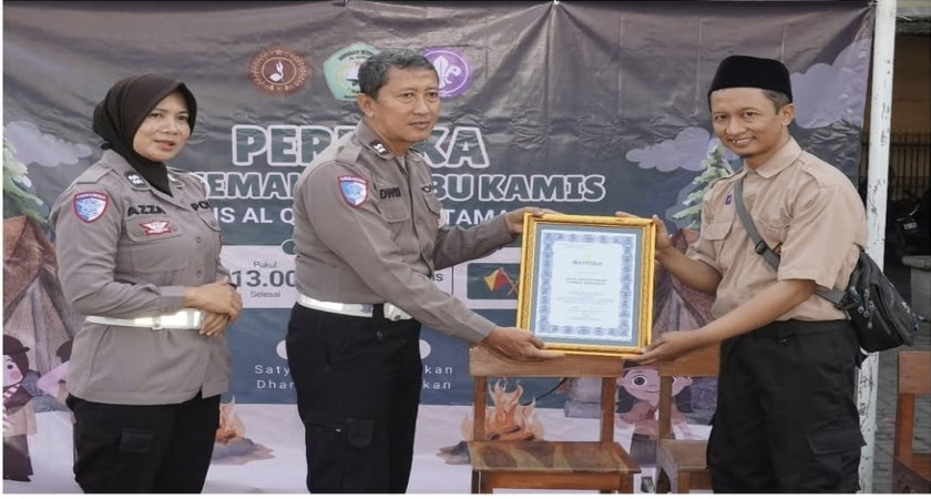 Polsek Taman Gelar Program Polsanak, Edukasi Tertib Berlalu Lintas bagi Murid MI Al-Qodir