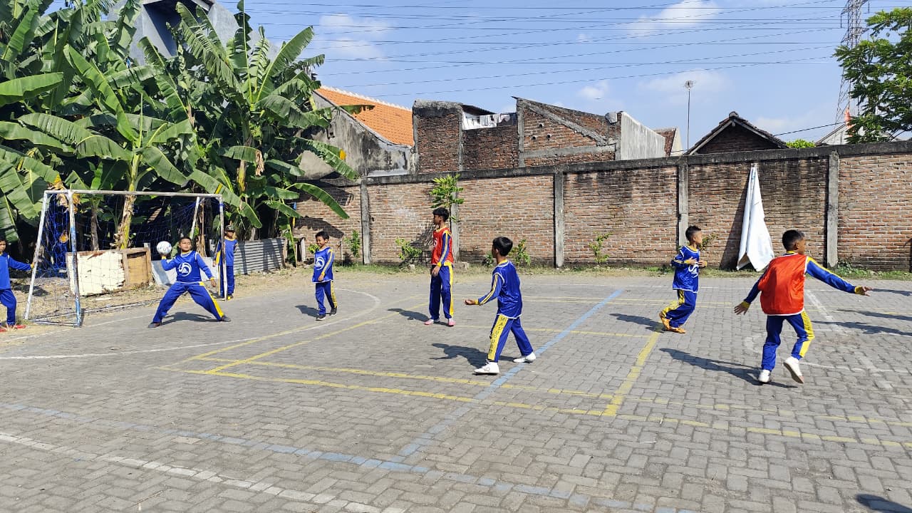 LOMBA MEMPERINGATI HARI KEMERDEKAAN REPUBLIK INDONESIA KE-80 MADRASAH IBTIDAIYAH AL-QODIR