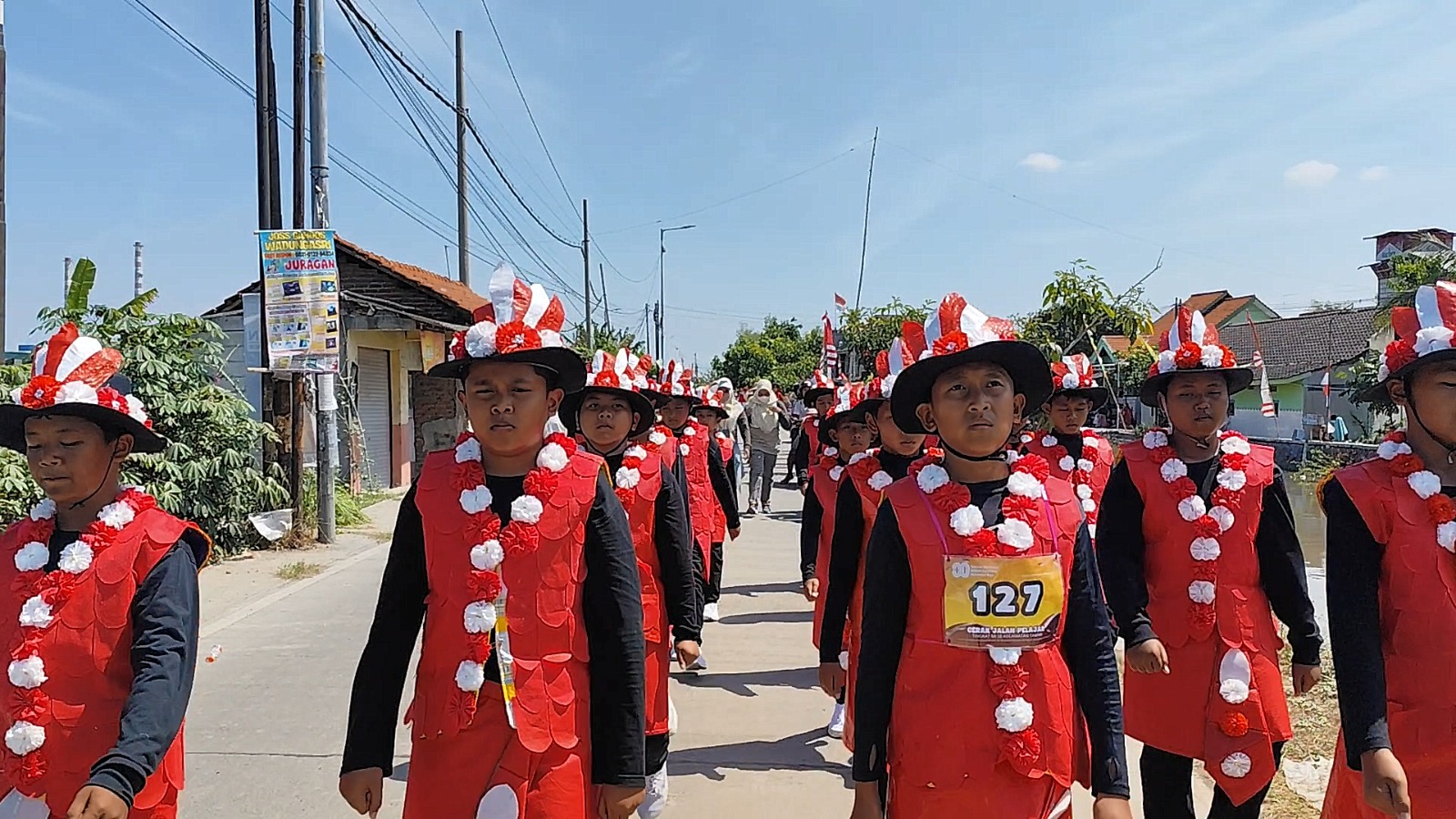 MI Al Qodir Wage Tampil Memukau di Lomba Fun Run dan Gerak Jalan Pelajar Se-Kecamatan Taman 