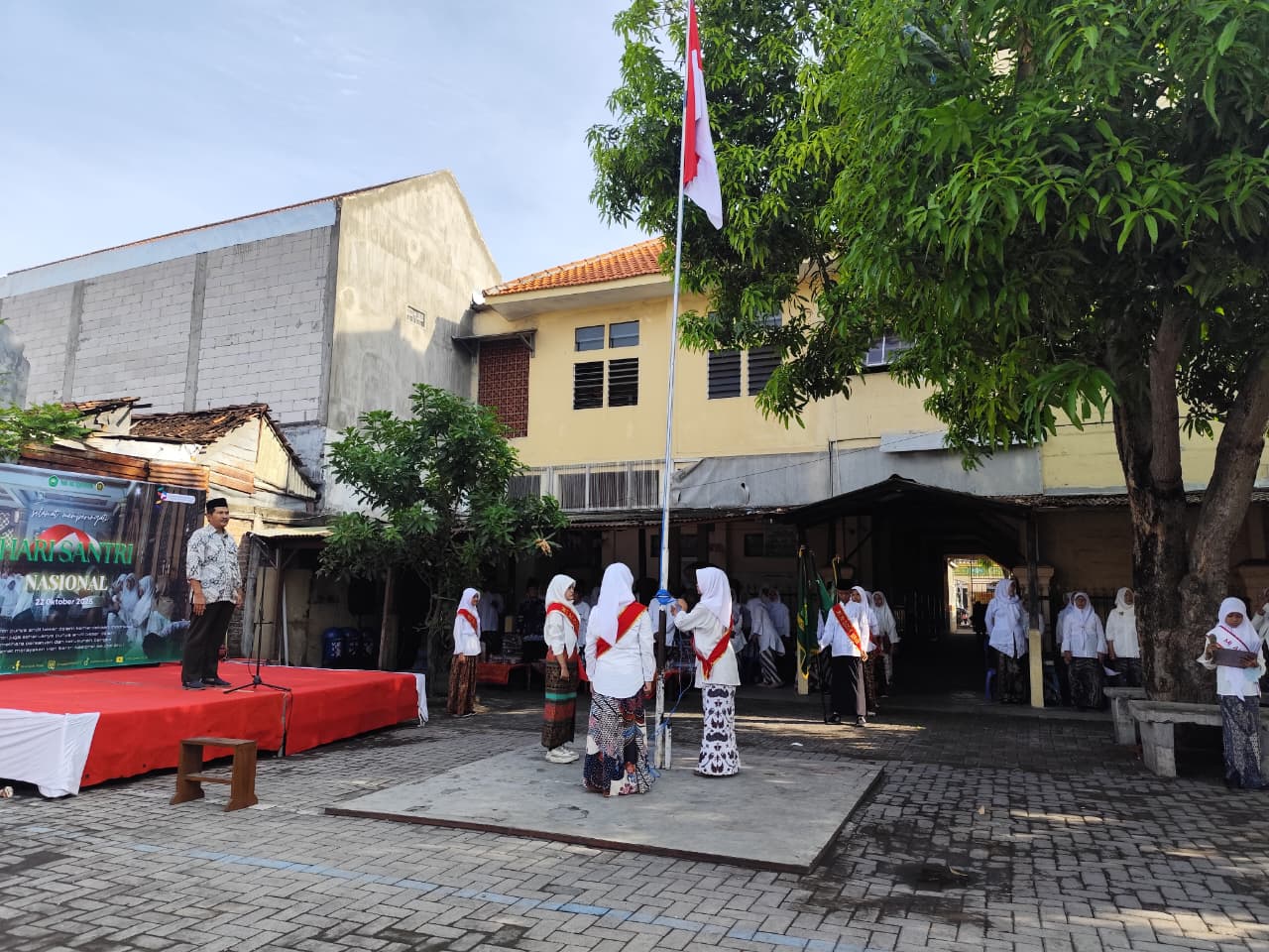 Upacara Hari Santri Nasional 2025 di Yayasan Al Qodir